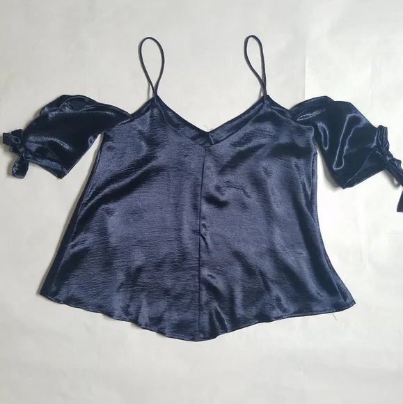 NWT Silence & Noise UO off shoulder silky top - Picture 5 of 5